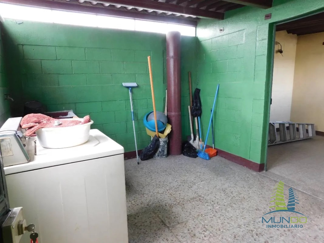 Oportunidad Comercial: Edificio de 4 Niveles con Locales y Oficinas – Zona 11 Roosevelt - 6