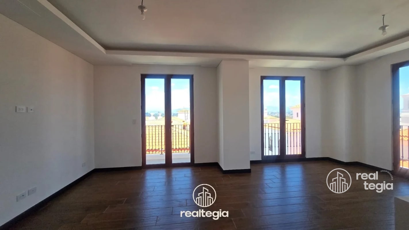 APARTAMENTO EN LIRIOS DE CAYALÁ ZONA 16 - 9