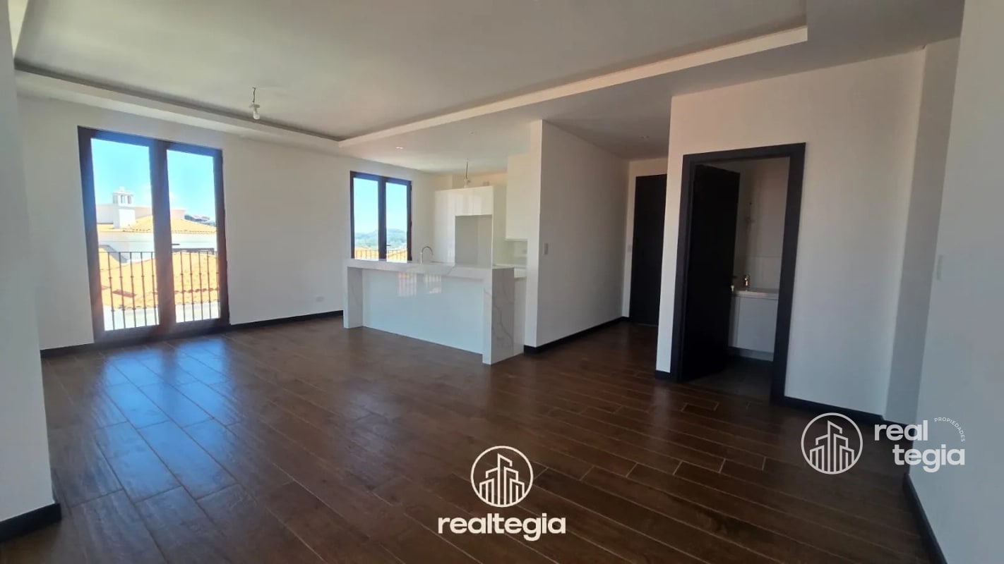 APARTAMENTO EN LIRIOS DE CAYALÁ ZONA 16 - 11