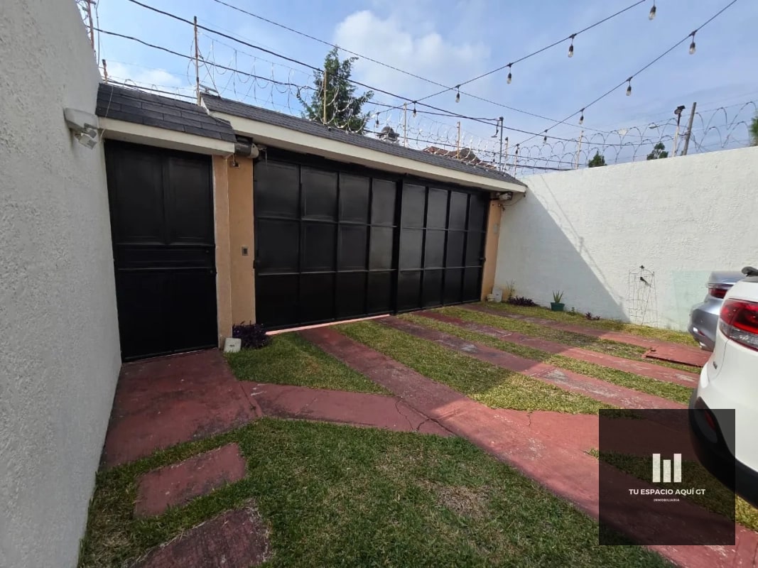 Lujosa Casa En Venta - Hacienda Real, Zona 16 - 15