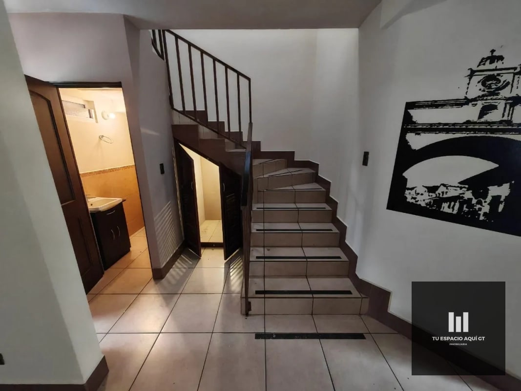 Lujosa Casa En Venta - Hacienda Real, Zona 16 - 13
