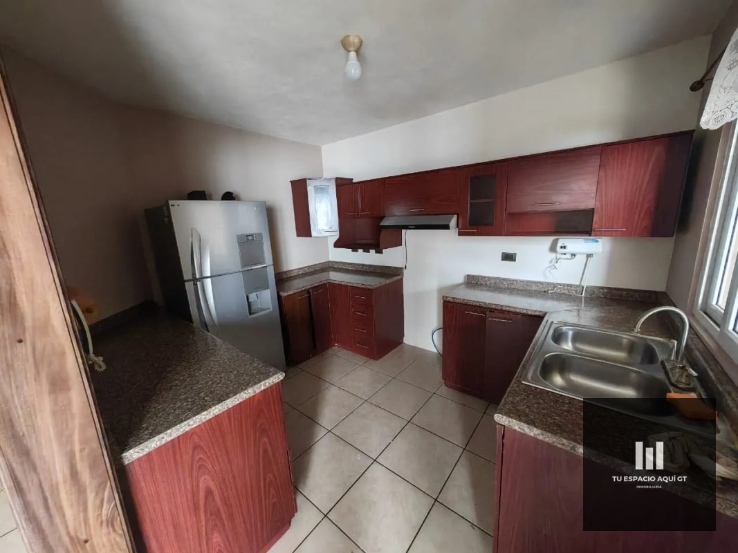 Lujosa Casa En Venta - Hacienda Real, Zona 16 - 12