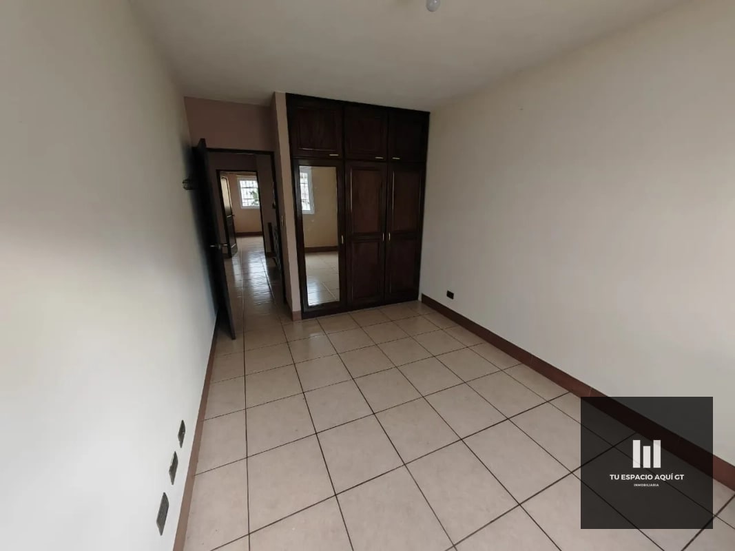 Lujosa Casa En Venta - Hacienda Real, Zona 16 - 10