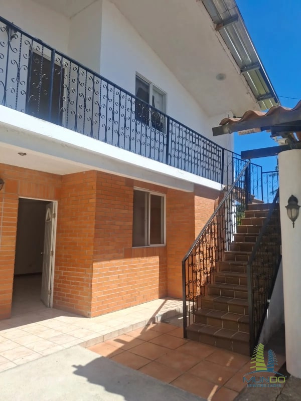Elegancia y Confort Casa en Venta en Carretera a El Salvador: Residencia de Lujo en Km 19.5 - 12