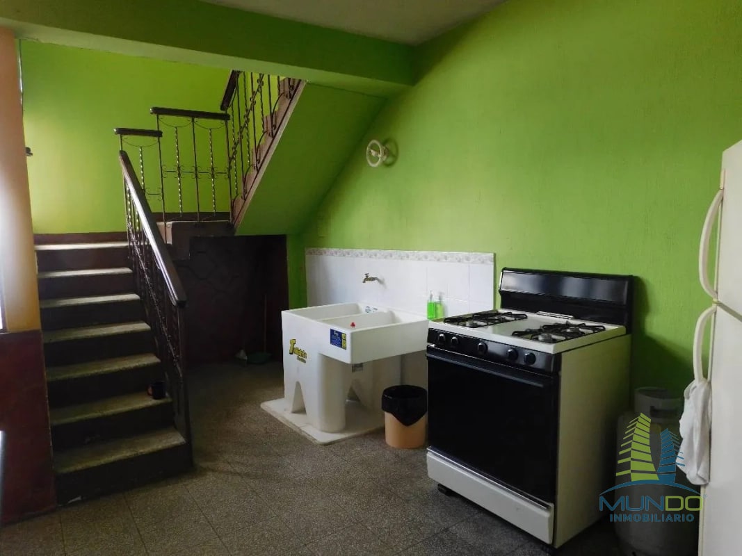 CASA EN VENTA A DOS CUADRAS CALZADA ROOSEVELT - 10