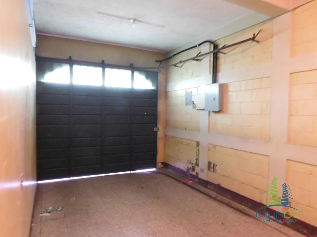 CASA EN VENTA A DOS CUADRAS CALZADA ROOSEVELT - 10