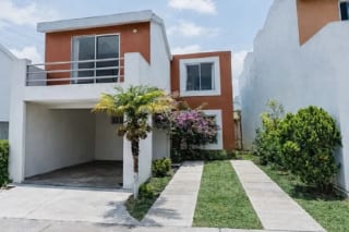 Venta de casa en Condominio en Ciudad San Cristobal, sector C1 Pradera de Las Flores — Casa en Venta en Zona 8 Mixco, Guatemala, Ciudad — miniatura 1 de 10