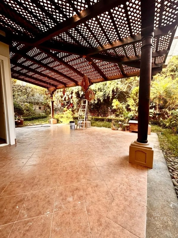 Entrada a Fraijanes • Casa en Renta/Venta • Villas de Entreverdes - 12