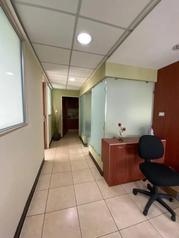 Oficina en Venta en Edificio Torino I, Zona 10 , Guatemala — Oficina en Venta en Torino, Zona 10, Guatemala, Ciudad — foto 8 de 9