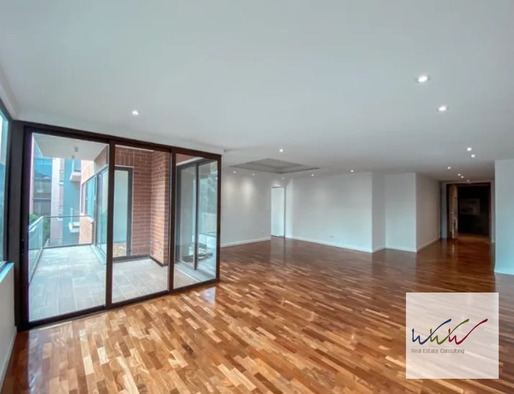 Rento Apartamento de 234 m2 en Lucca, Zona 10 - 15