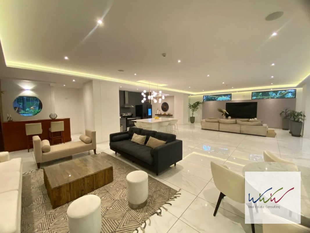 Rento Apartamento de 234 m2 en Lucca, Zona 10 - 5