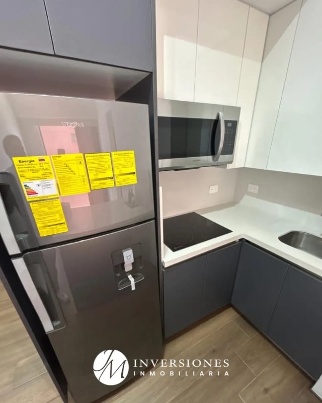 Apartamento en renta zona 10 cerca de La Estación - Miniatura 11