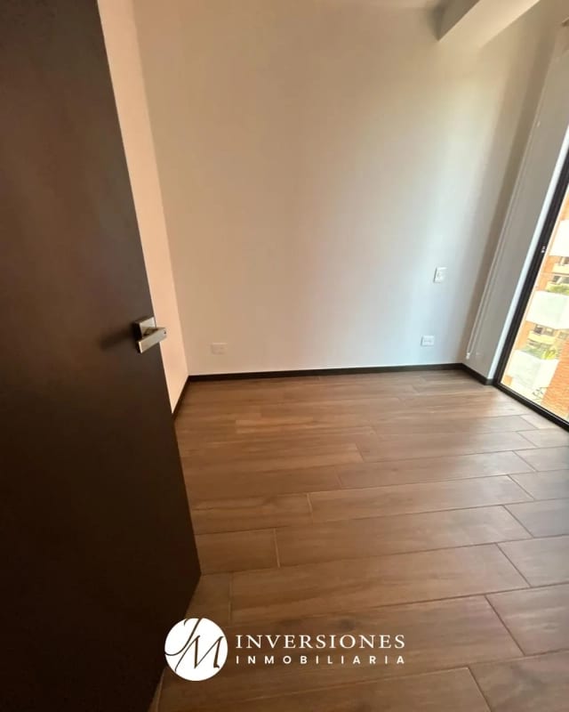 Apartamento en renta zona 10 cerca de La Estación - Miniatura 9