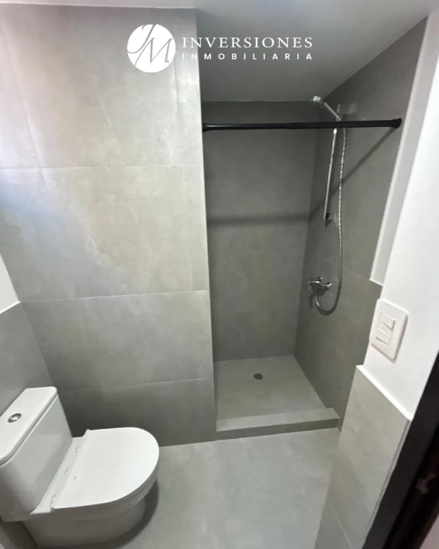 Apartamento en renta zona 10 cerca de La Estación - Miniatura 7