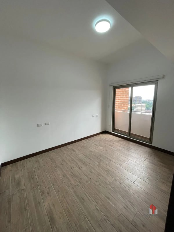 Apartamento en renta en zona 10 / Casalini Diagonal 6 - 8