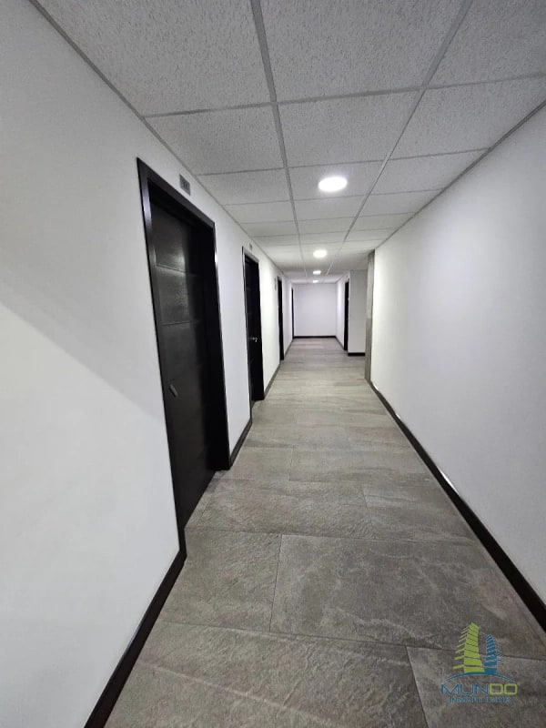 OFICINA EN RENTA EN ZONA 10 - 5