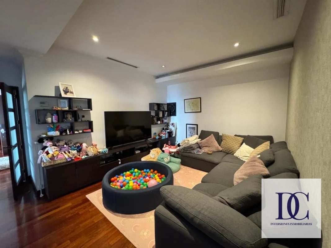 📍 APTO EN VENTA – 3 HAB + SALA FAM | EDIFICIO TORRE REAL | CAES KM 9 - 12