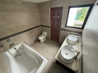 Preciosa casa en venta en Condominio la Encantada, km 12 Carretera El Salvador. — Casa en Venta en Carretera a El Salvador, Guatemala, Ciudad — miniatura 3 de 17