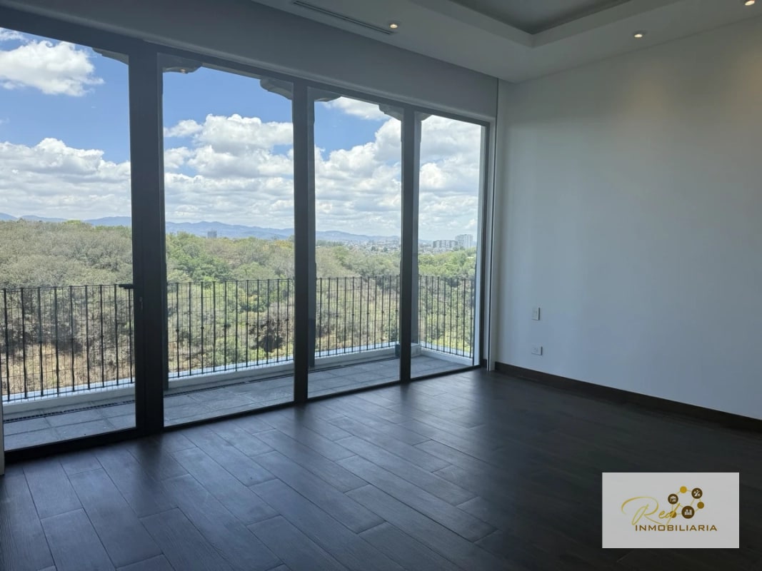🏙️ Apartamento de lujo en alquiler – Cayalá - 4