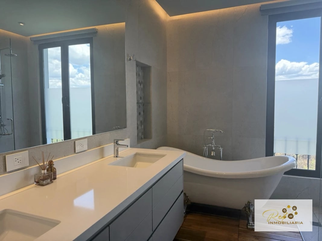 🏙️ Apartamento de lujo en alquiler – Cayalá - 3