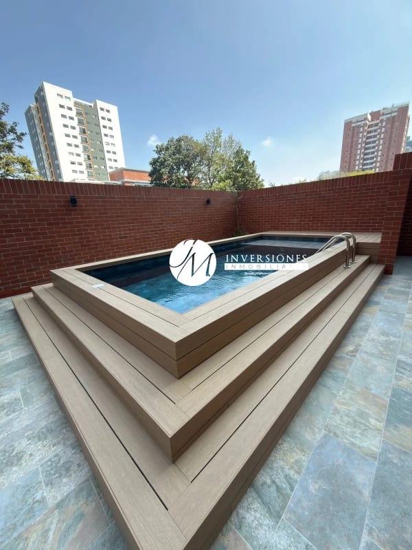 Apartamento en Venta en zona 10 - Image 2