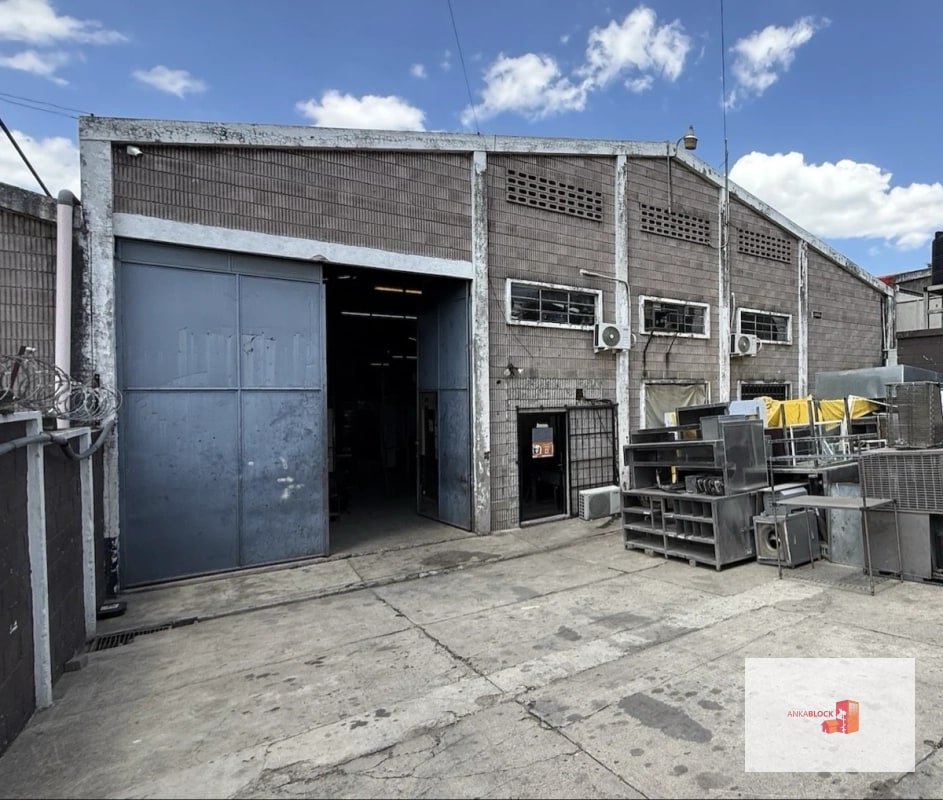 Bodega amplia de esquina en El Naranjo - 7