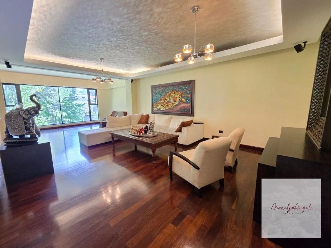 VENTA DE CASA EN ZONA 14 - 8