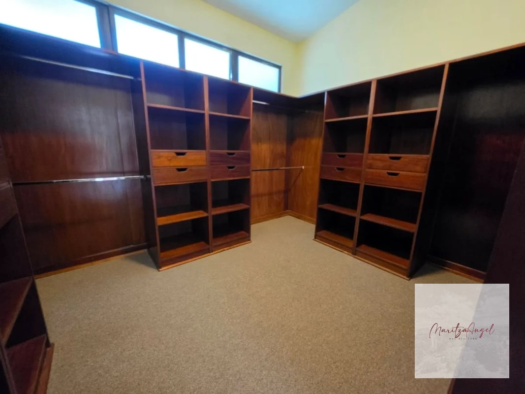VENTA DE CASA EN ZONA 14 - 4