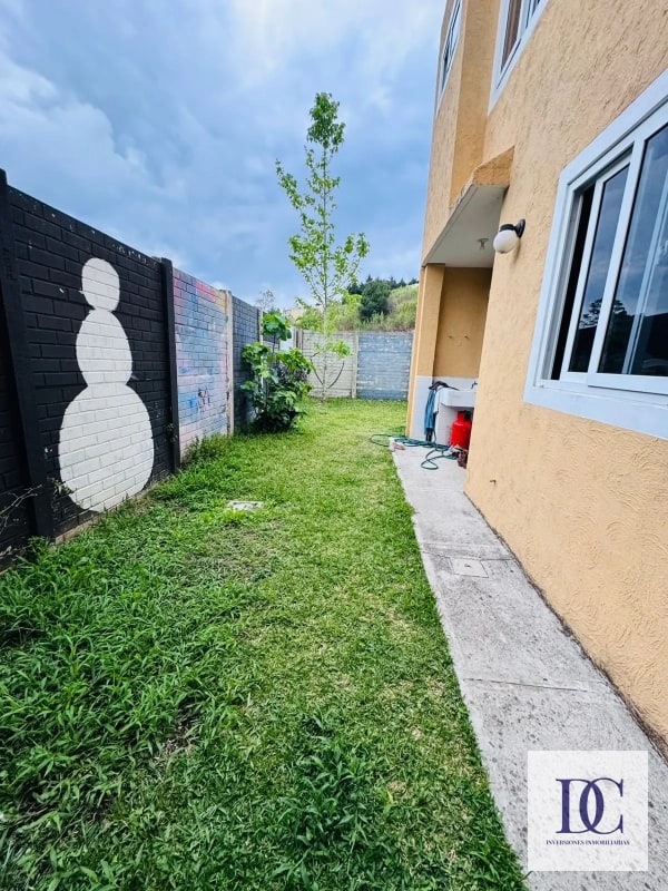 📍 CASA EN ALQUILER – ESQUINA + JARDÍN | BOSQUES DE ARRAZOLA | KM 18.5 CES - 2