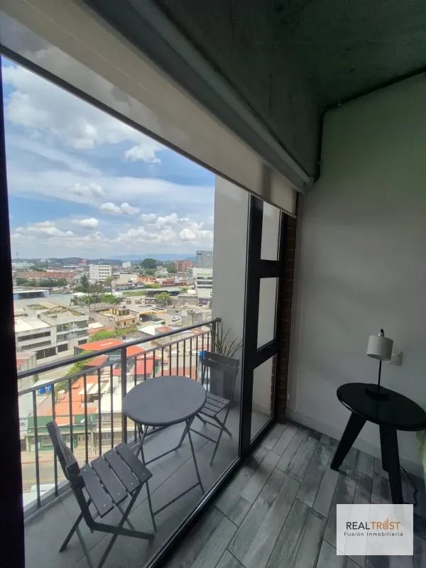 APARTAMENTO AMUEBLADO Y EQUIPADO EN EL CORAZON DE ZONA 4 — Apartamento en Alquiler en Zona 4, Guatemala, Ciudad — foto 4 de 7