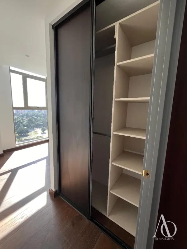 Apartamento en Venta Edificio Atarah, zona 10 N17 / EN DIRECTO — Apartamento en Venta en Atarah, Zona 10, Guatemala, Ciudad — foto 2 de 17