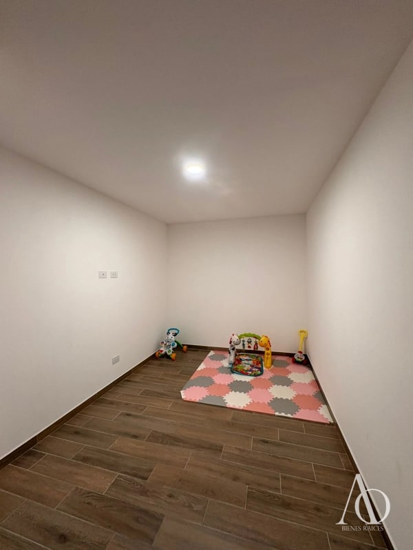 Apartamento en Venta Edificio Parque 14, zona 14 N14 / EN DIRECTO 02 - 12