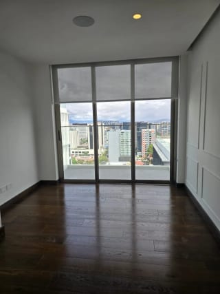 Lindo Apartamento de 1 dormitorio en zona 10 — Apartamento en Alquiler en Zona 10, Guatemala, Ciudad — miniatura 1 de 15