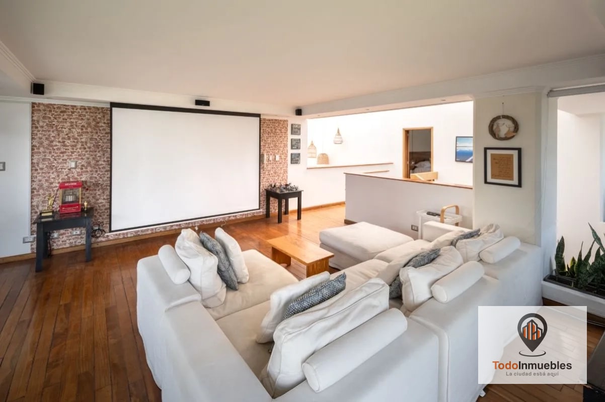 Apartamento Penthouse remodelado en Renta en z14 - 5