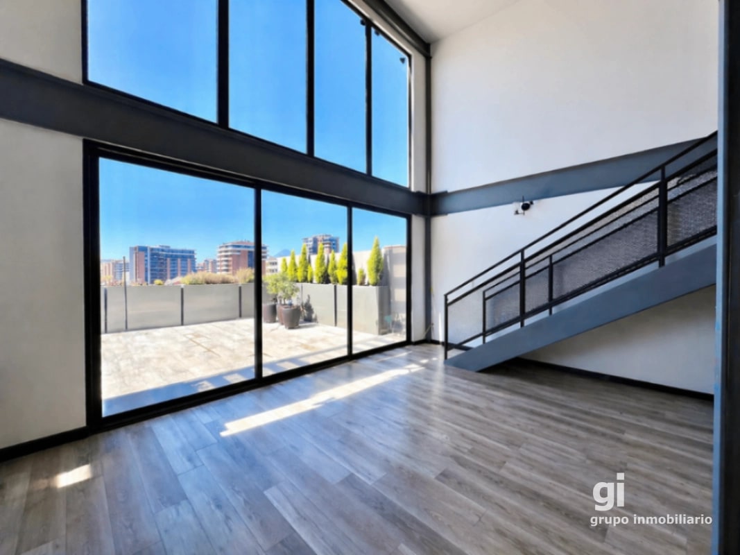 PH industrial, con una gran terraza en venta en zona 14 - 11
