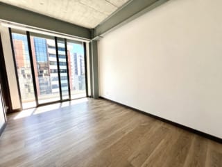 PH industrial, con una gran terraza en renta en zona 14 — Apartamento en Alquiler en Zona 14, Guatemala, Ciudad — miniatura 2 de 13