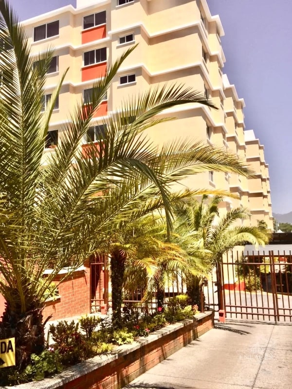 Zona 12 • Apartamento en Venta • Edificio Altos de la Colina - 13
