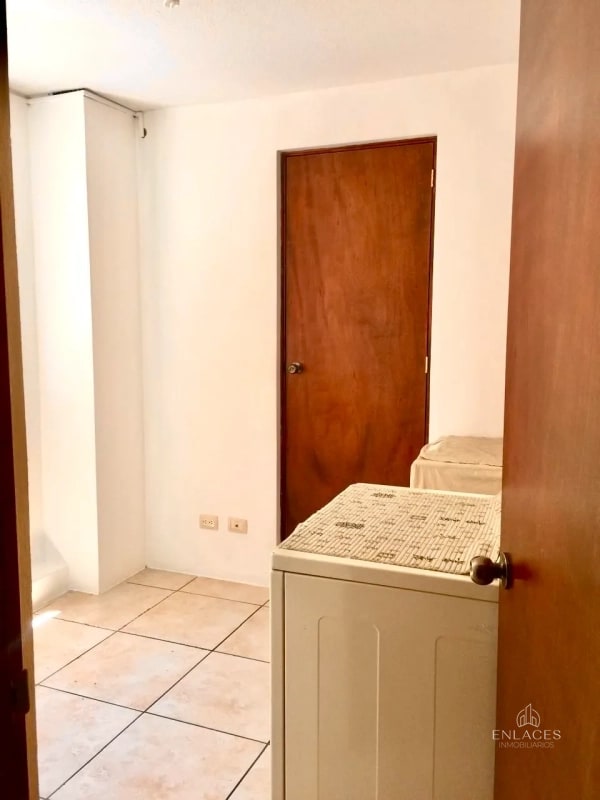 Zona 12 • Apartamento en Venta • Edificio Altos de la Colina - 11