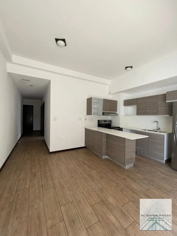 Renta 1 habitación con terraza zona 10 Cerca de la Estación - 1