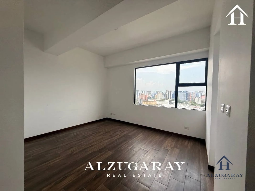PENTHOUSE C/ VISTA 3 HAB./ EDIFICIO ZONA 10 - 7
