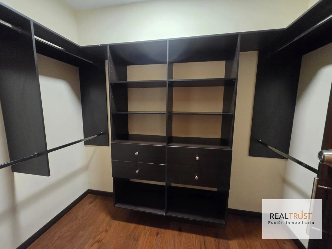 En venta apartamento en primer nivel, zona 14 - 2