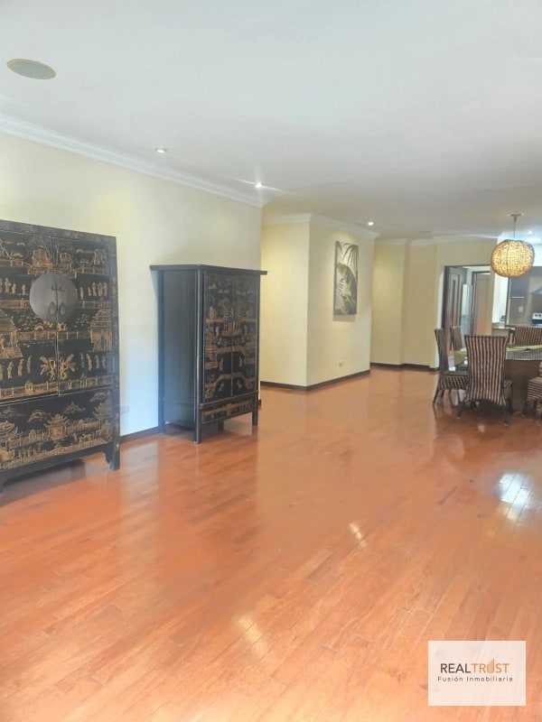 En venta apartamento en primer nivel, zona 14 - 6