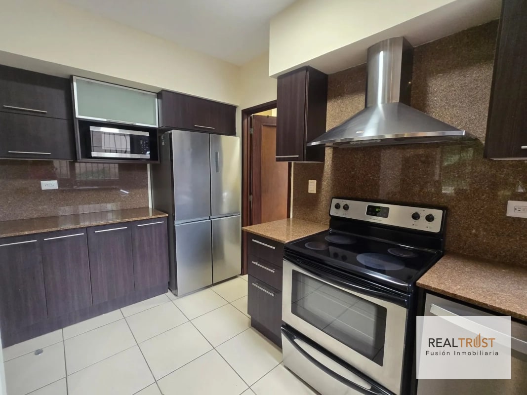 En venta apartamento en primer nivel, zona 14 - 10