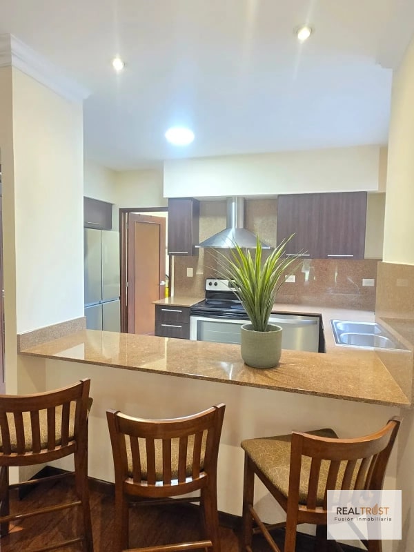 En renta apartamento en primer nivel, zona 14 - 11