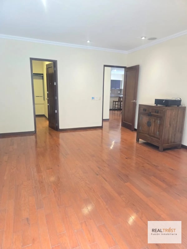 En renta apartamento en primer nivel, zona 14 - 10
