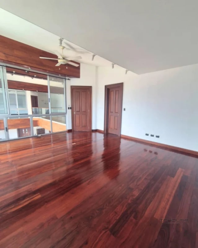 PENTHOUSE EN RENTA EN ZONA 14 CON DOS NIVELES Y TERRAZA - 5