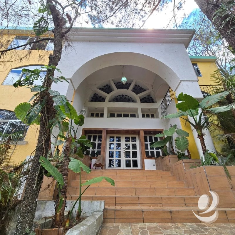 Casa Amueblada y 4 Bungalows en Venta El Encinal Tron 2 - 4