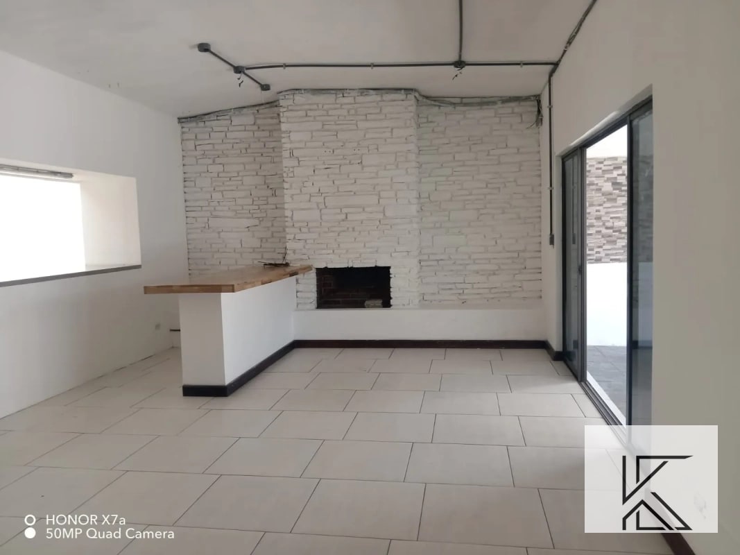 Local comercial en zona 10 - 9