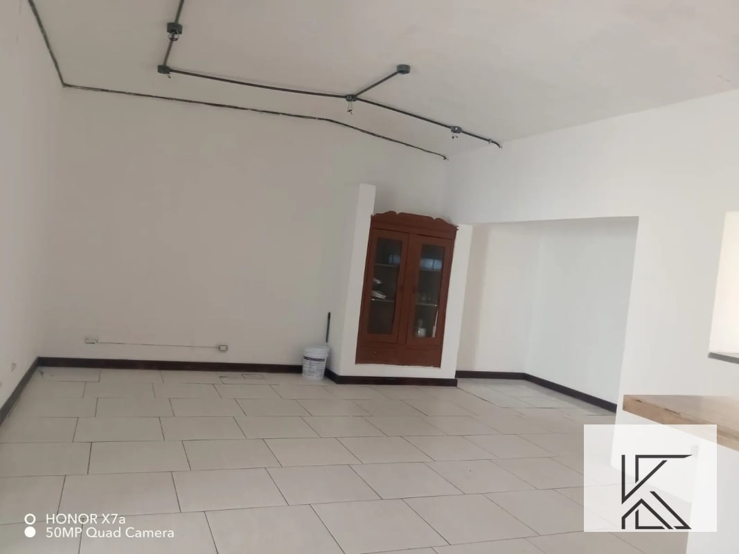 Local comercial en zona 10 - 8