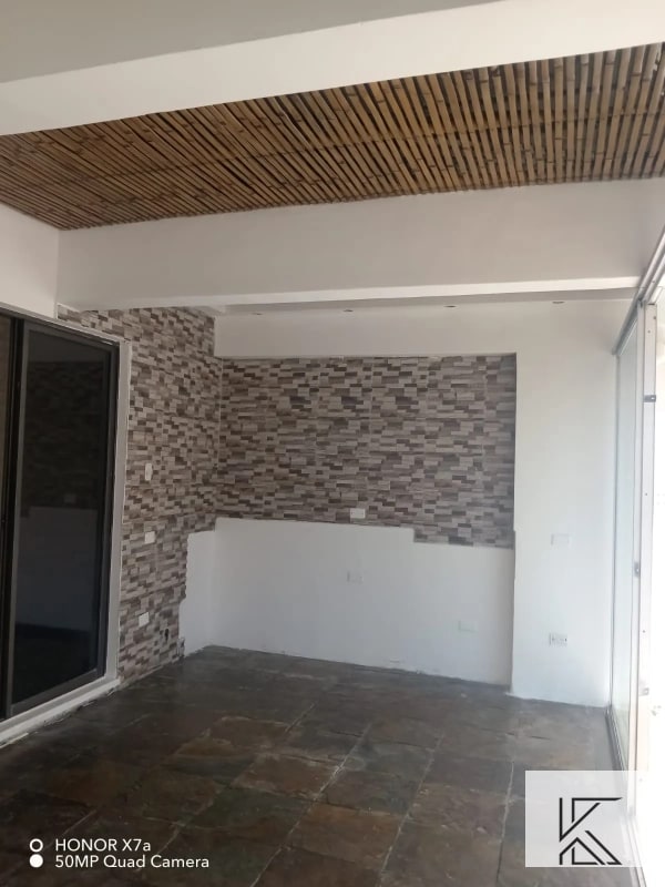 Local comercial en zona 10 - 6